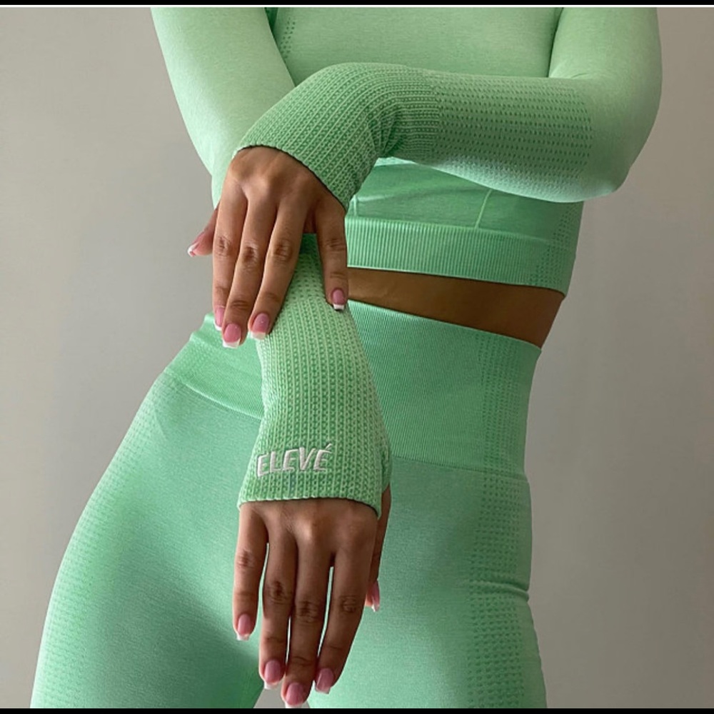 MATCHA SEAMLESS Long sleeve crop top
